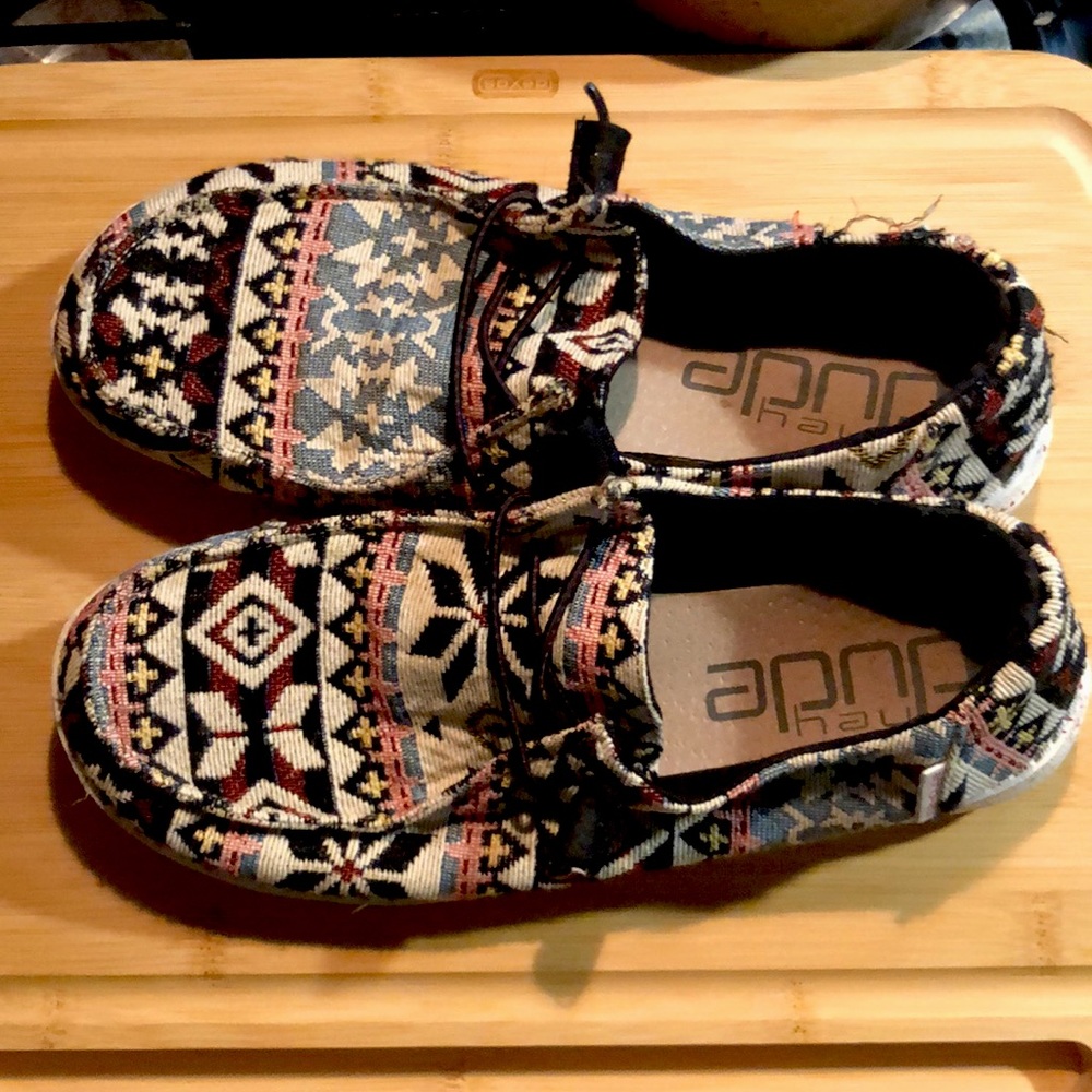 Aztec Hey Dudes